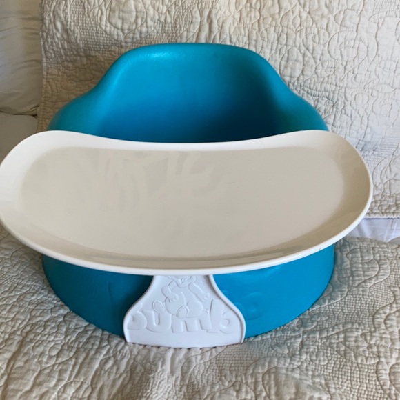 blue bumbo with tray